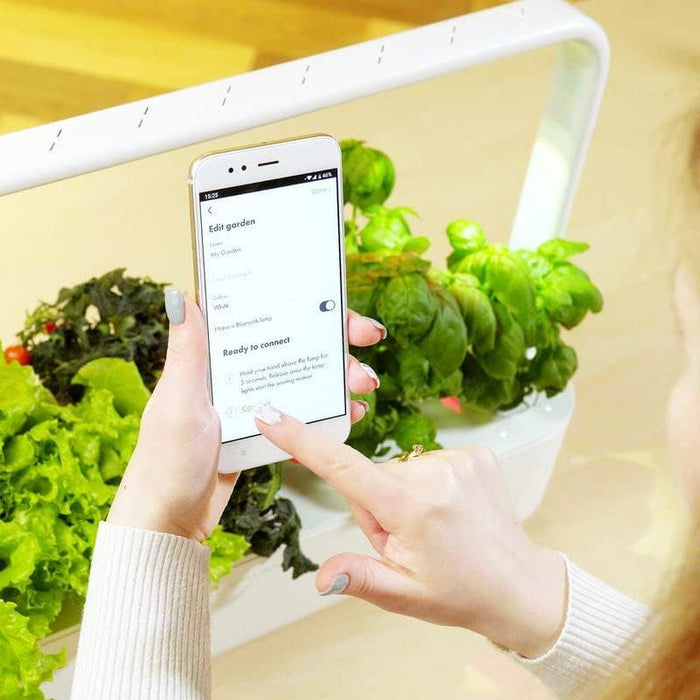 Smart Garden 9 PRO Indoor App-Controlled Gardening System with 9 Plant Pods